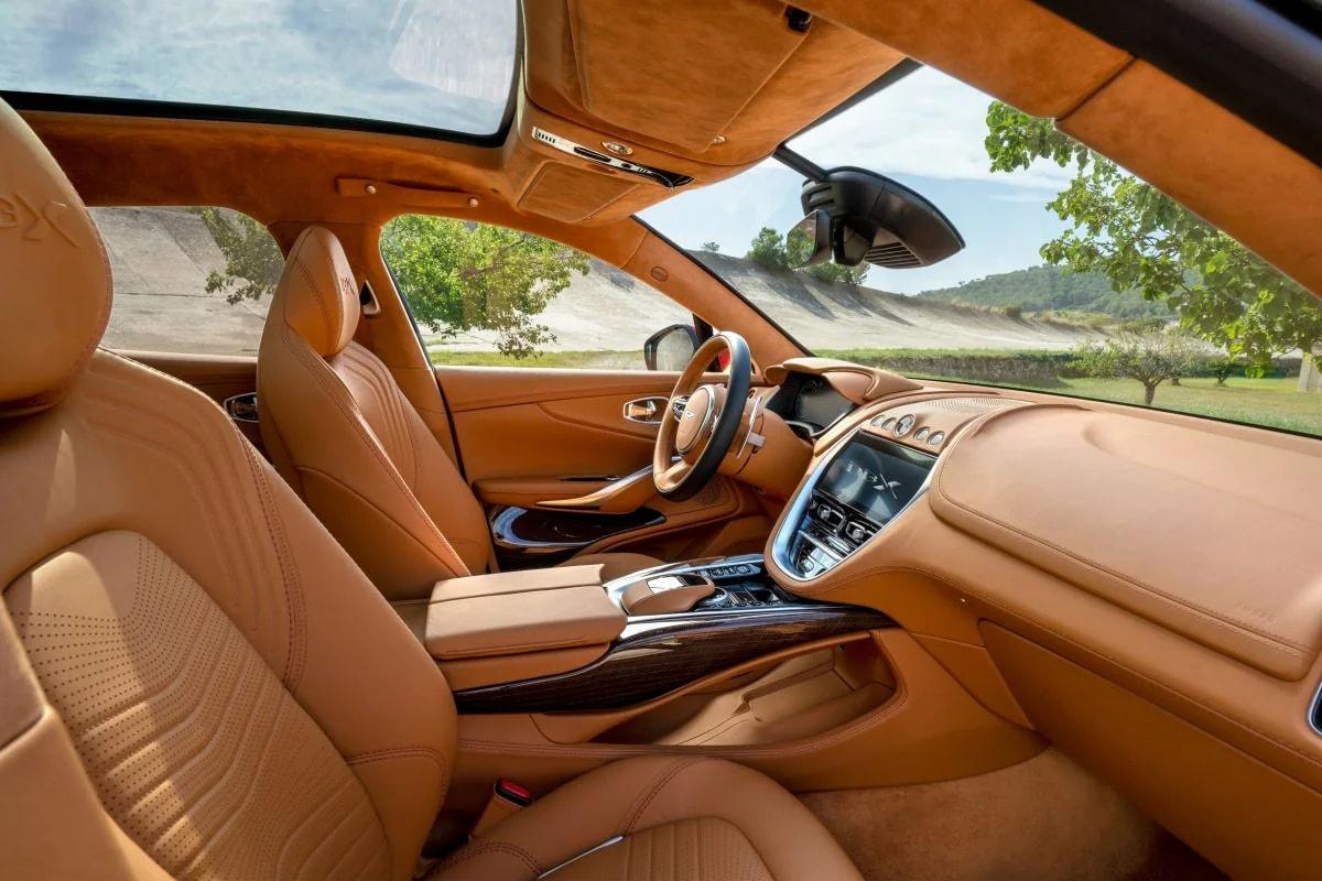 Aston Martin DBX Interieur