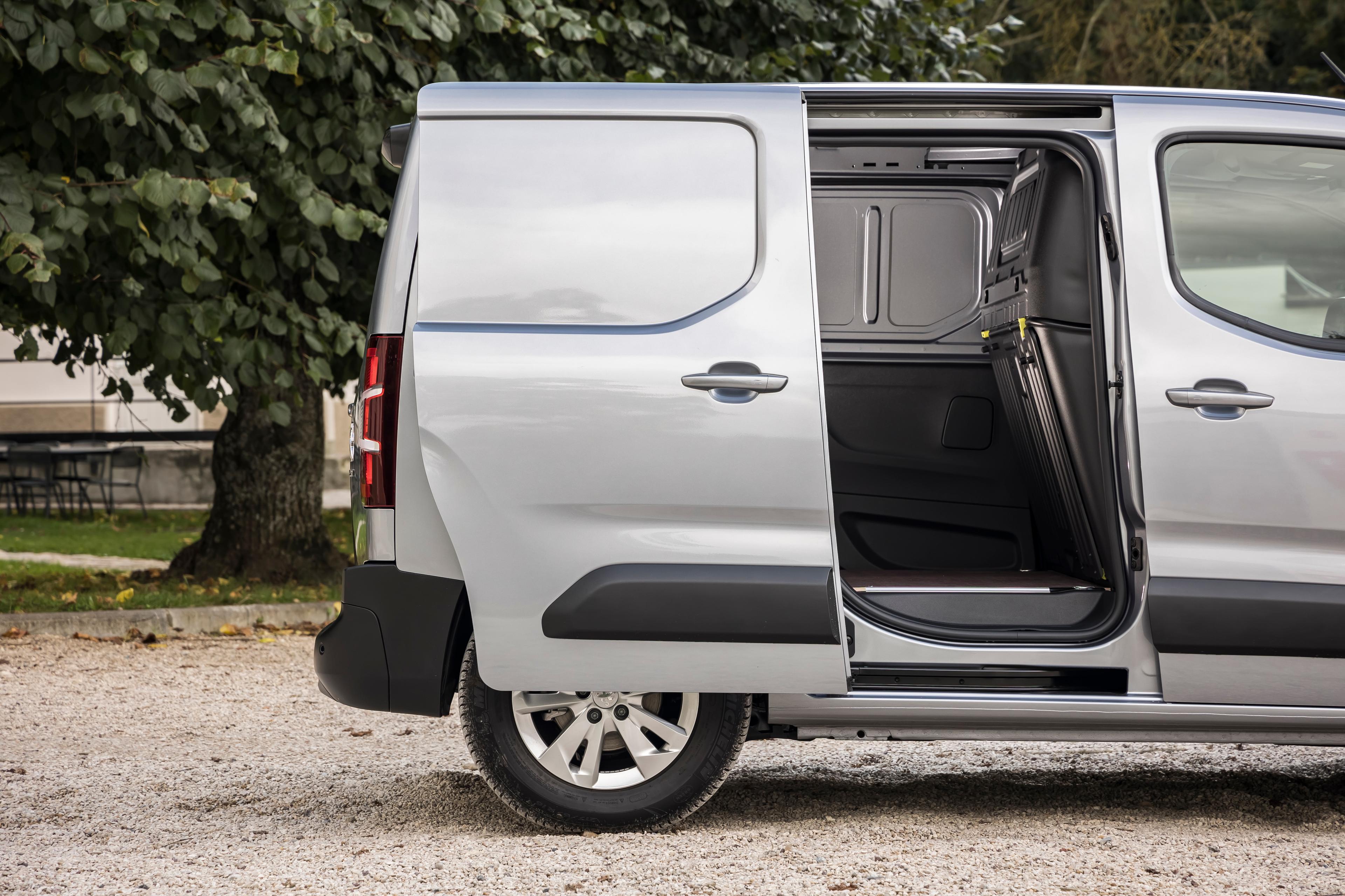 Peugeot e-Partner Asphalt 50kWh 136