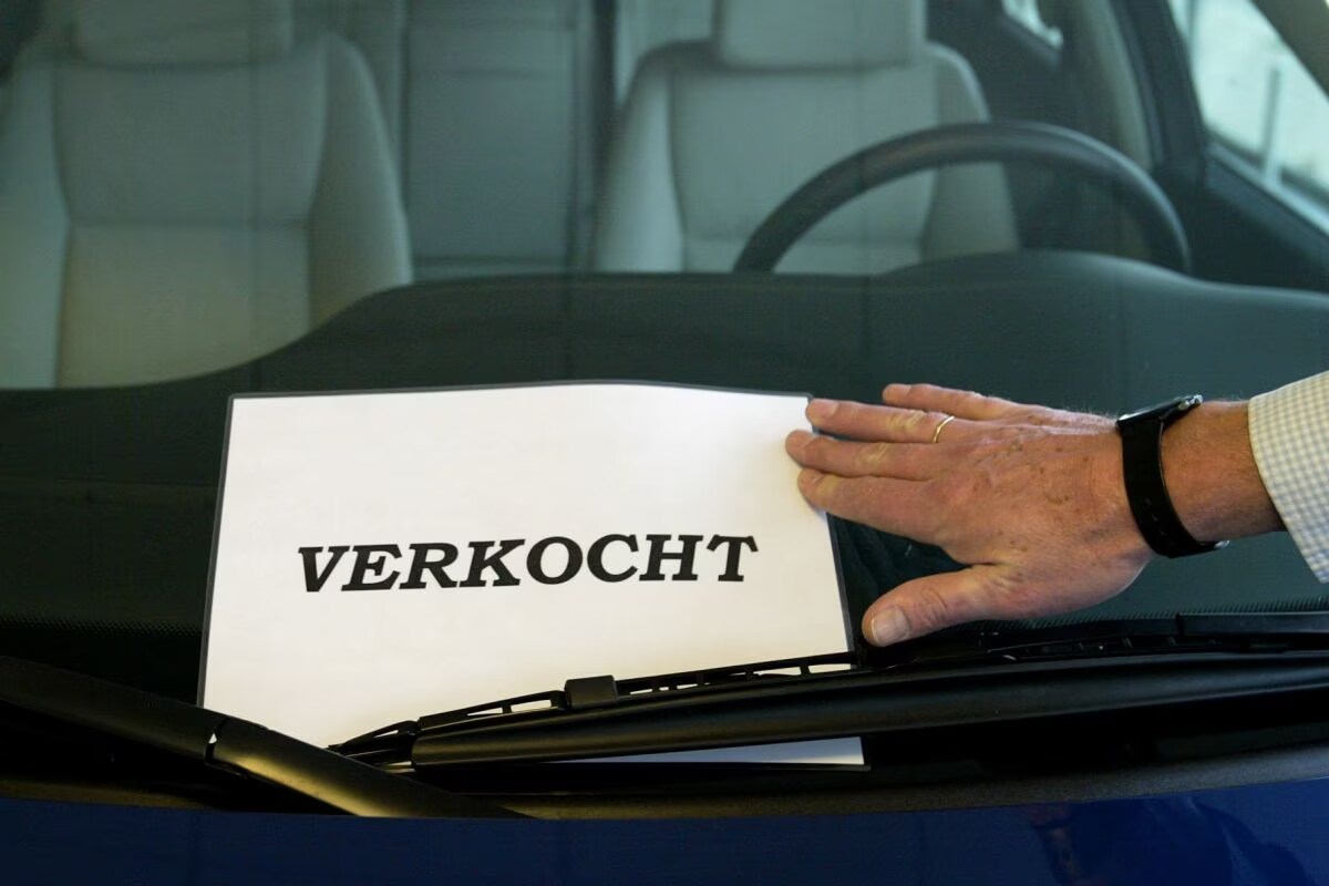 Auto overschrijven