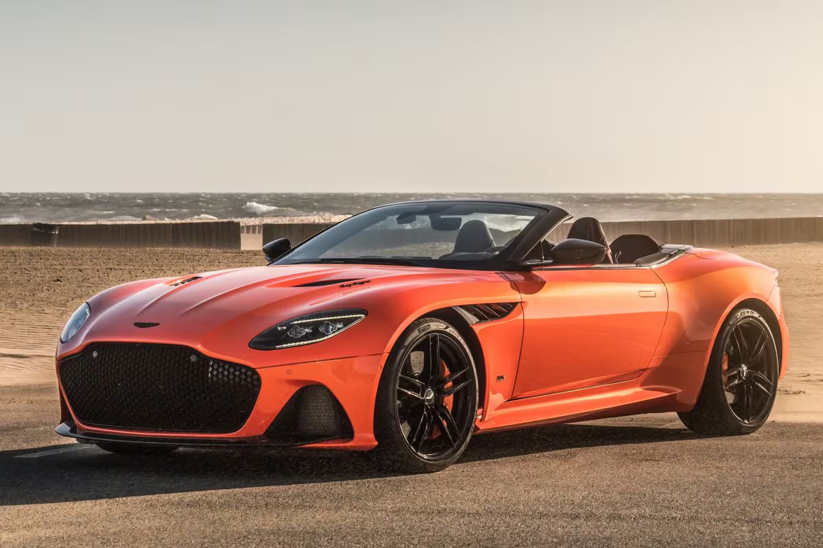 Afbeelding van Aston Martin DBS per generatie 2018 +