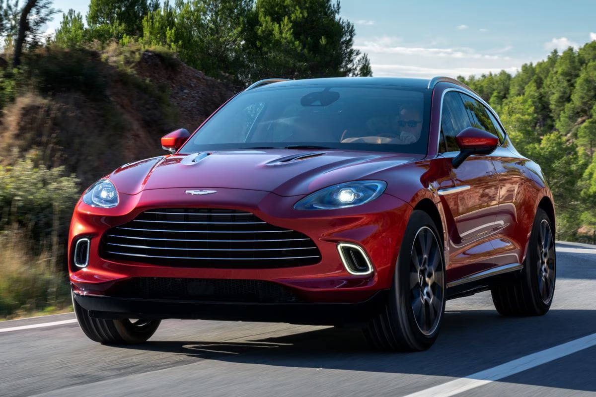 aston martin DBX