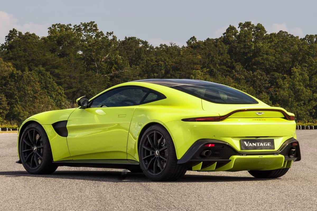 Afbeelding van Aston Martin V12 Vantage per generatie 2022 +