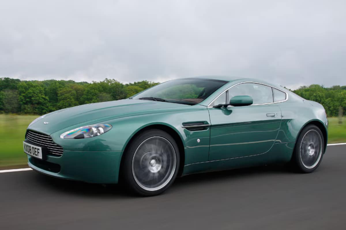 aston martin V8 vantage