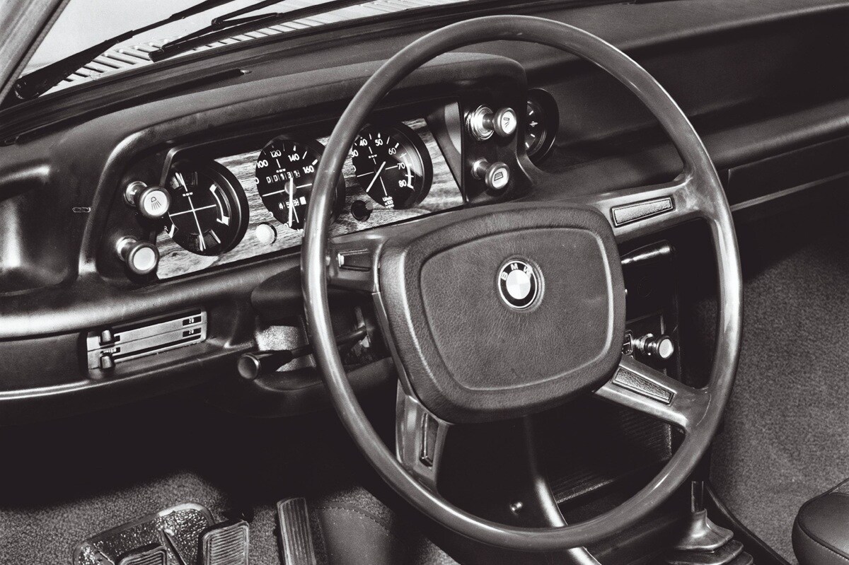 BMW 2002 Interieur