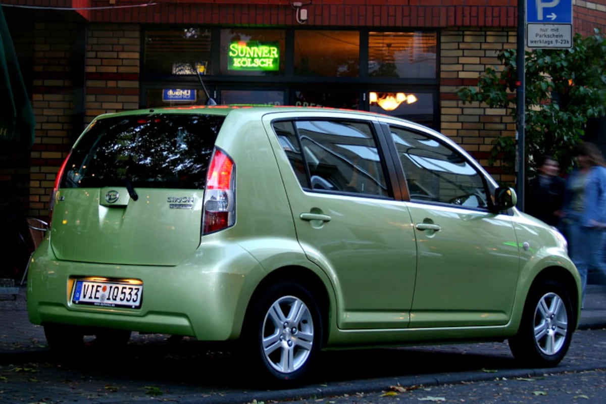 daihatsu sirion 2