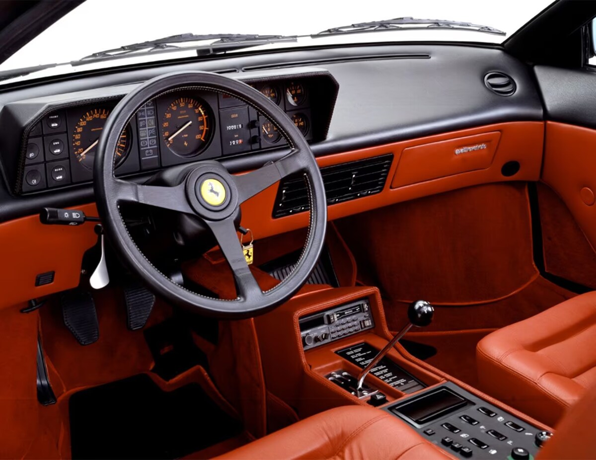 Ferrari Mondial Interieur