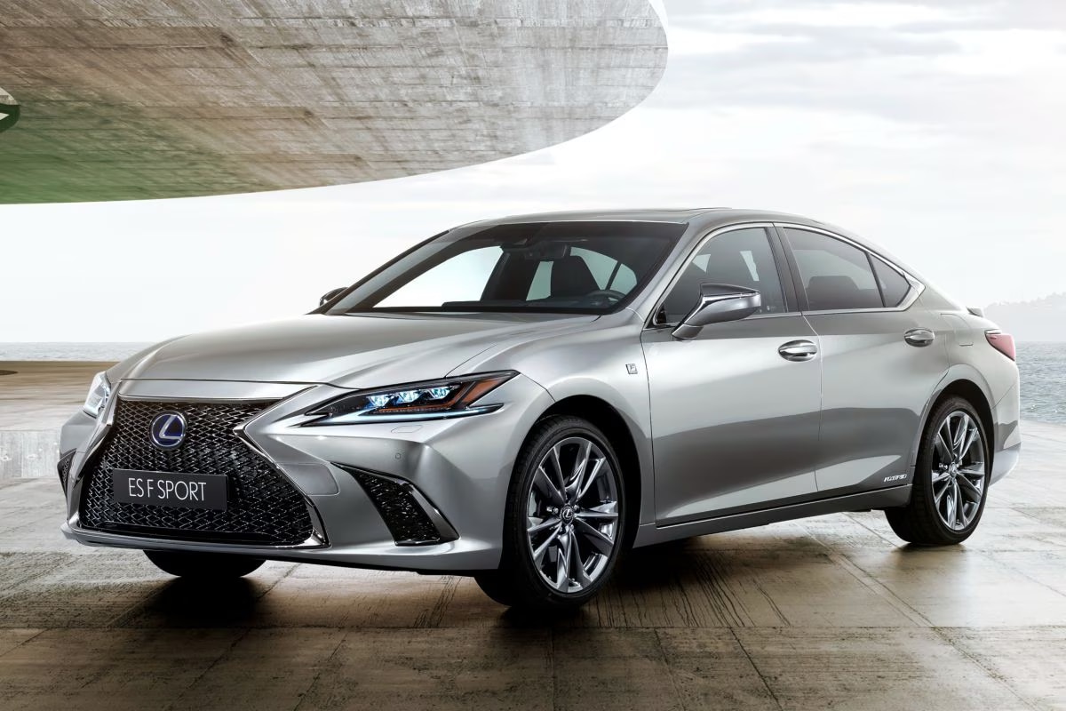 Lexus ES 300h F Sport Design