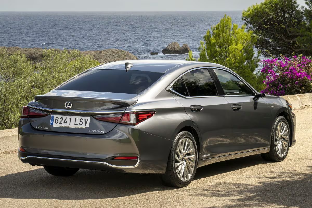 Lexus ES 300h Comfort Line