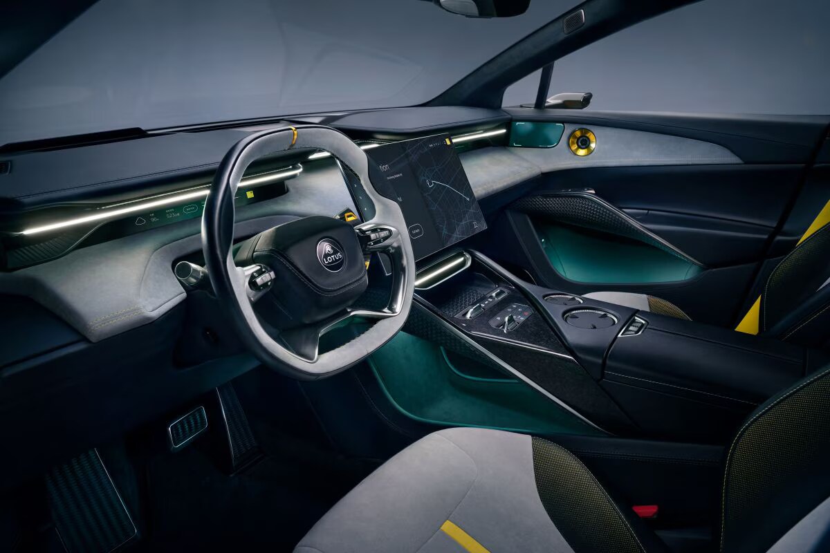 Lotus Eletre Interieur