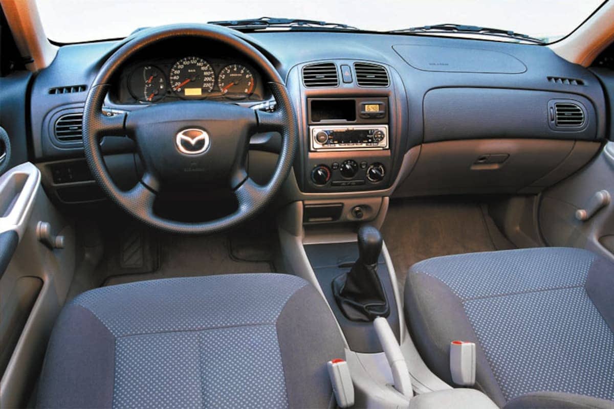 Mazda 323 Interieur