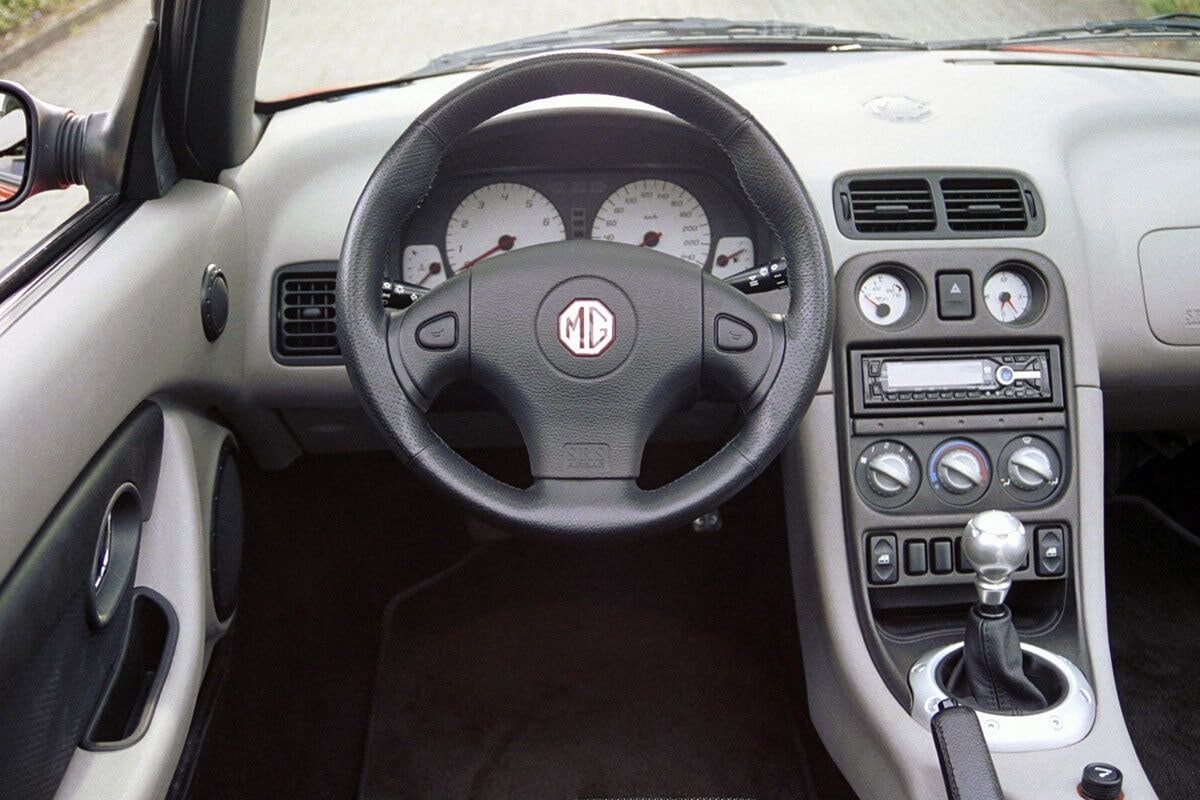 MG TF Interieur