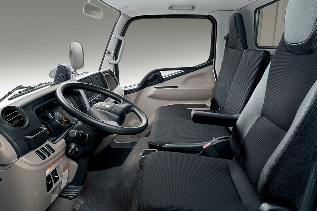 Mitsubishi Canter Interieur