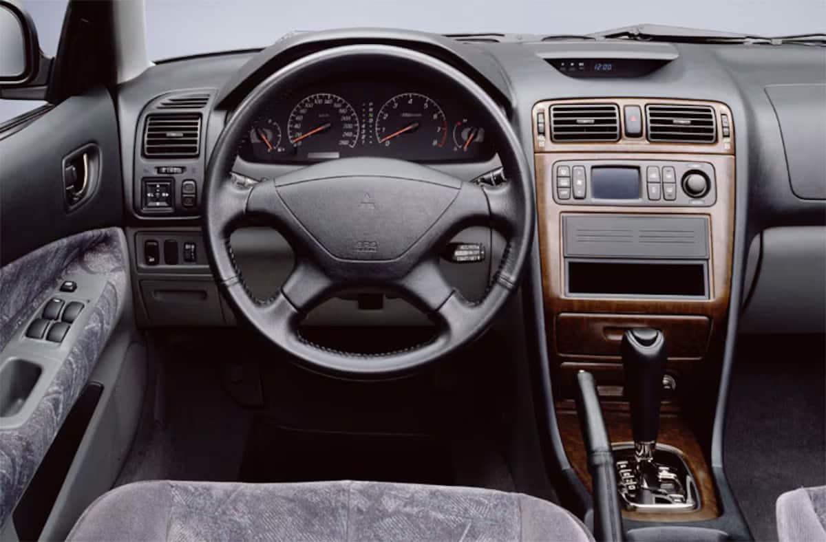 Mitsubishi Galant Interieur