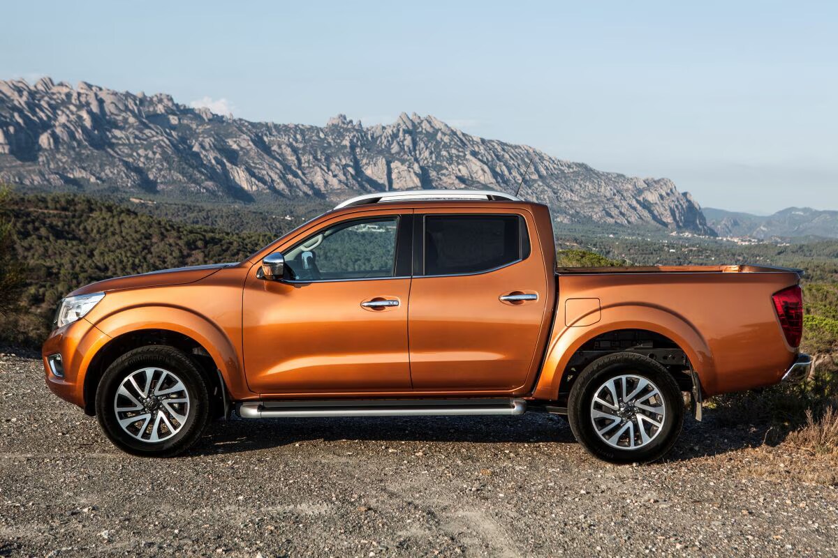 Afbeelding van Nissan Navara per generatie 2016 +