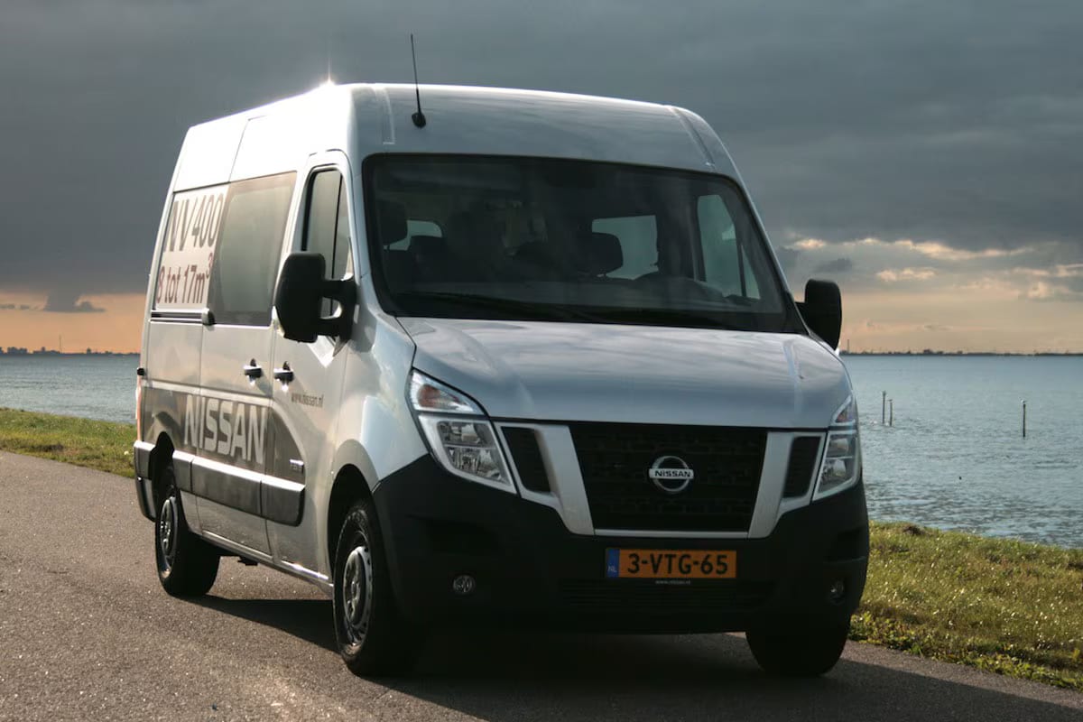 Nissan nv400