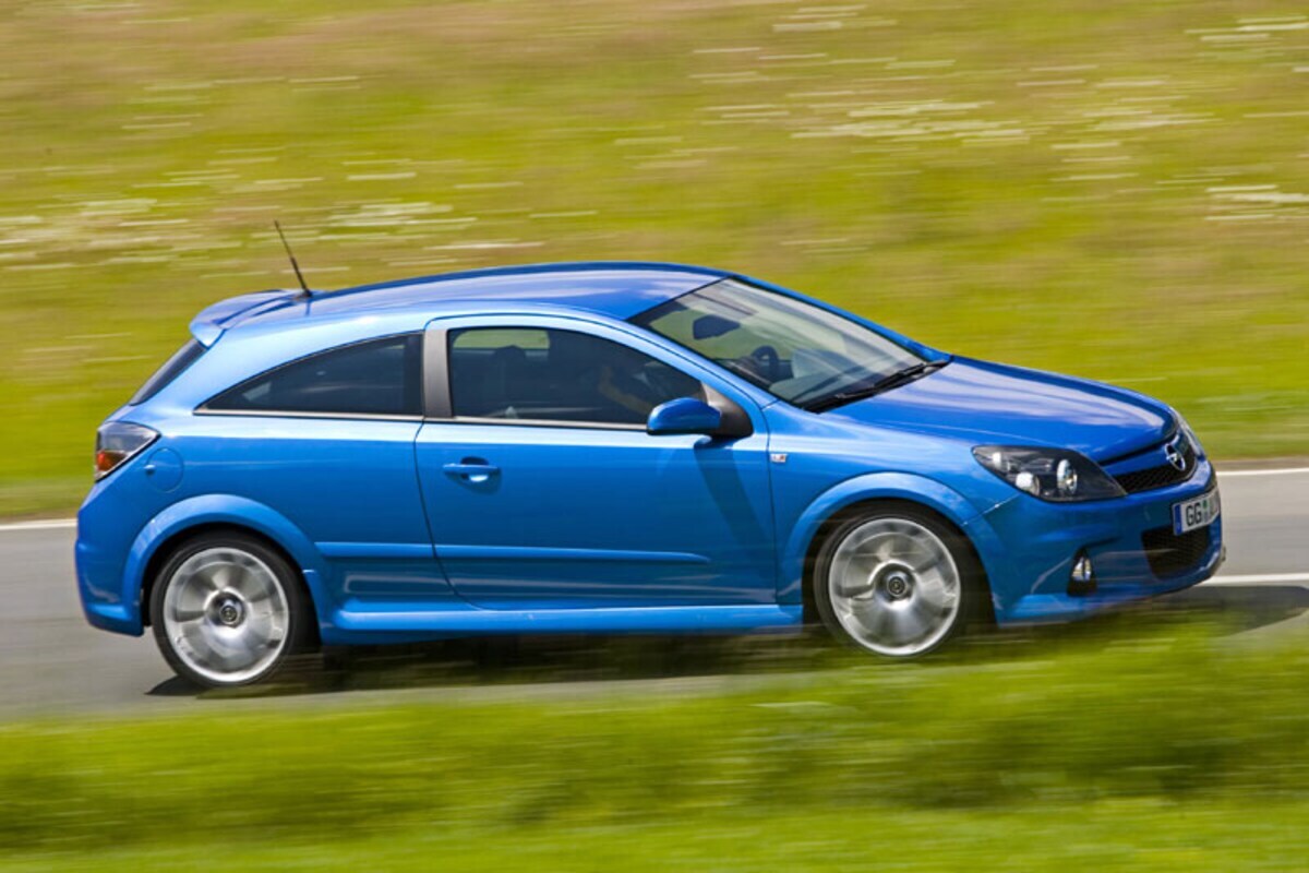 Opel Astra GTC OPC