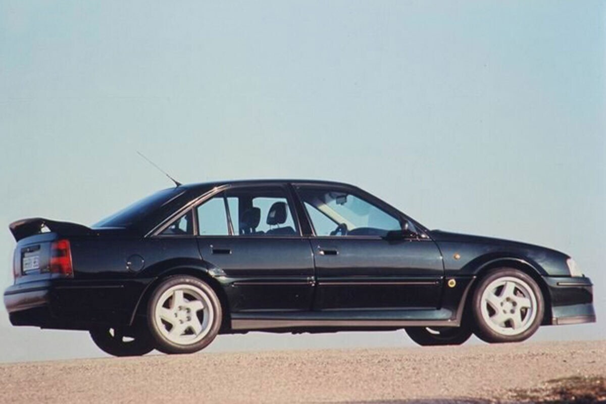 Opel Lotus Omega