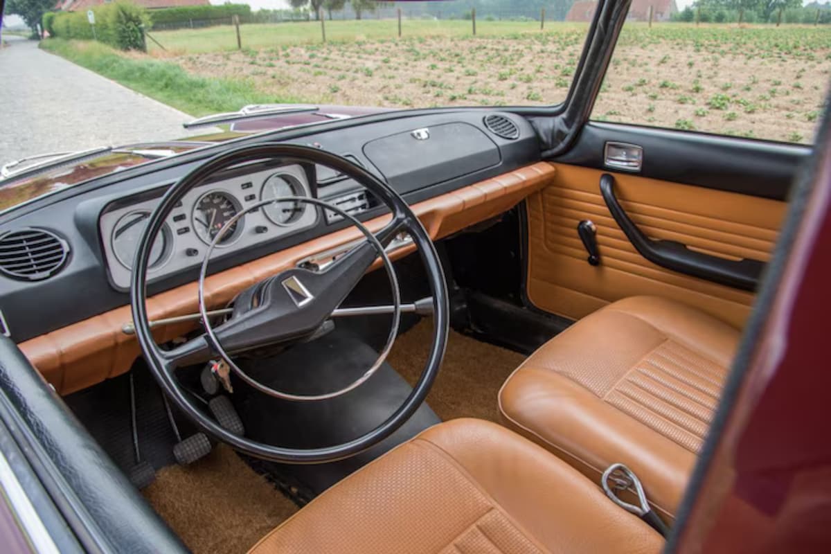 Peugeot 404 Interieur