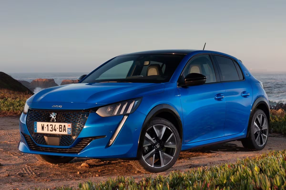 Peugeot e-208 GT EV 54kWh 156
