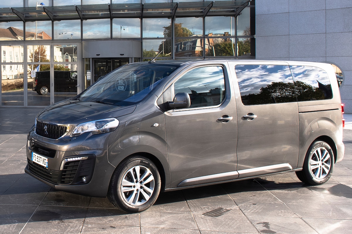Peugeot e-Expert Combi 75kWh