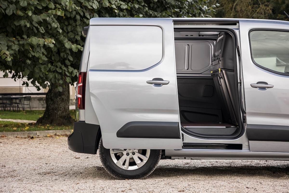 Peugeot e-Partner Asphalt 50kWh 136