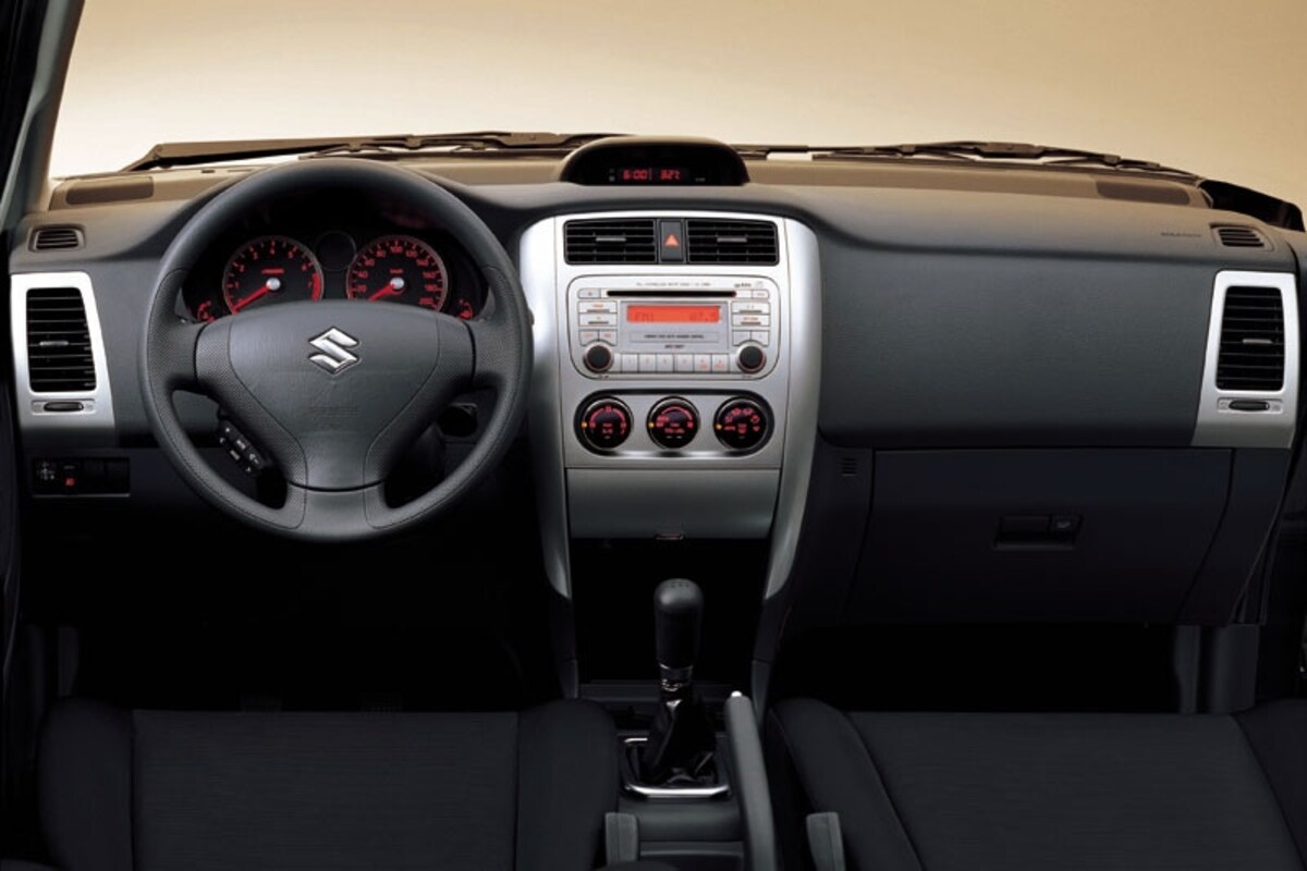 Suzuki Liana Interieur