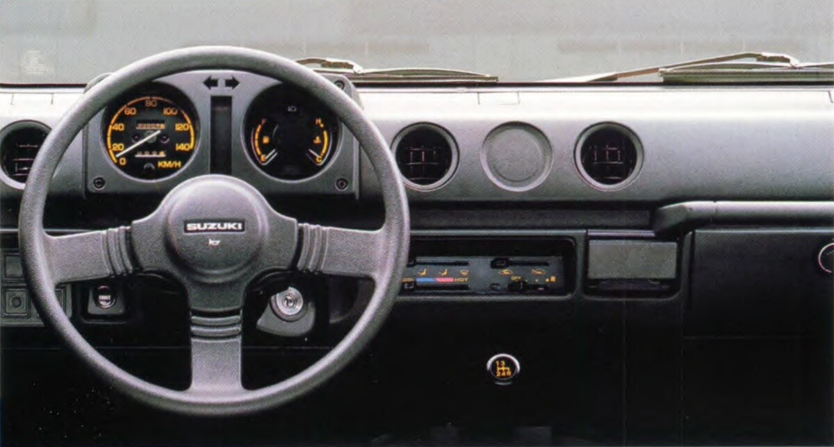 Suzuki Samurai Interieur