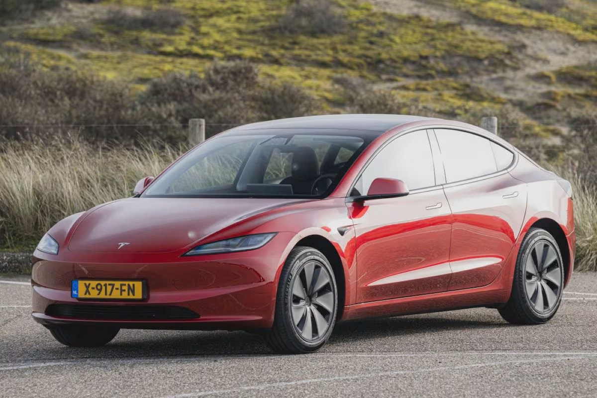 tesla model 3 rood