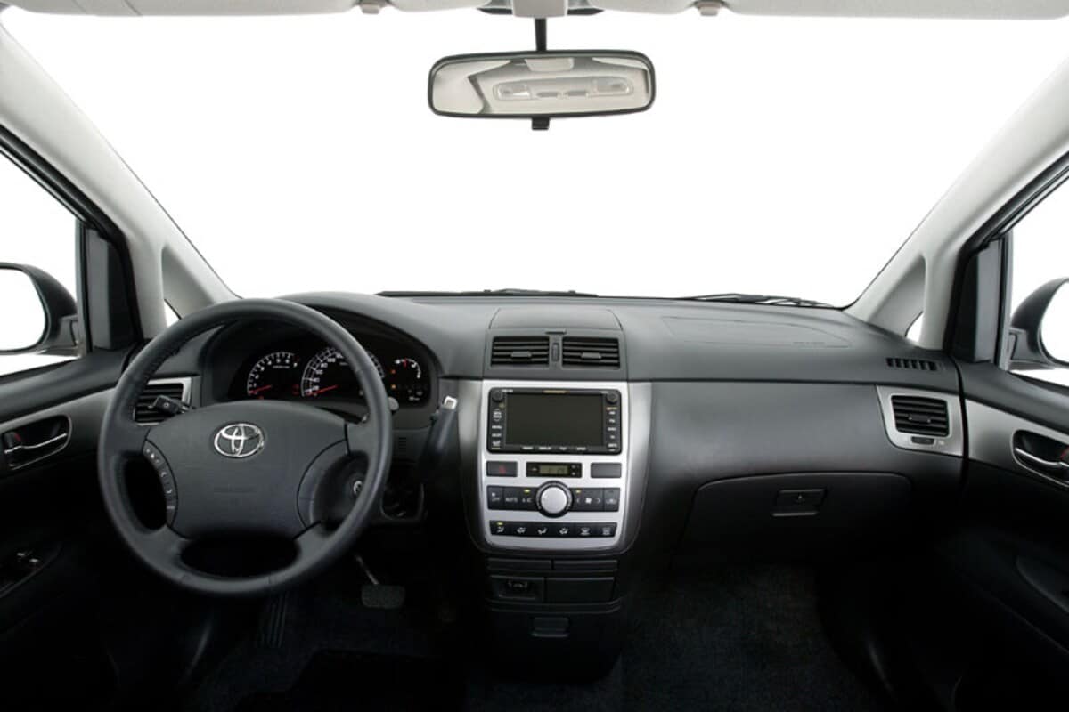 Toyota Avensis Verso Interieur